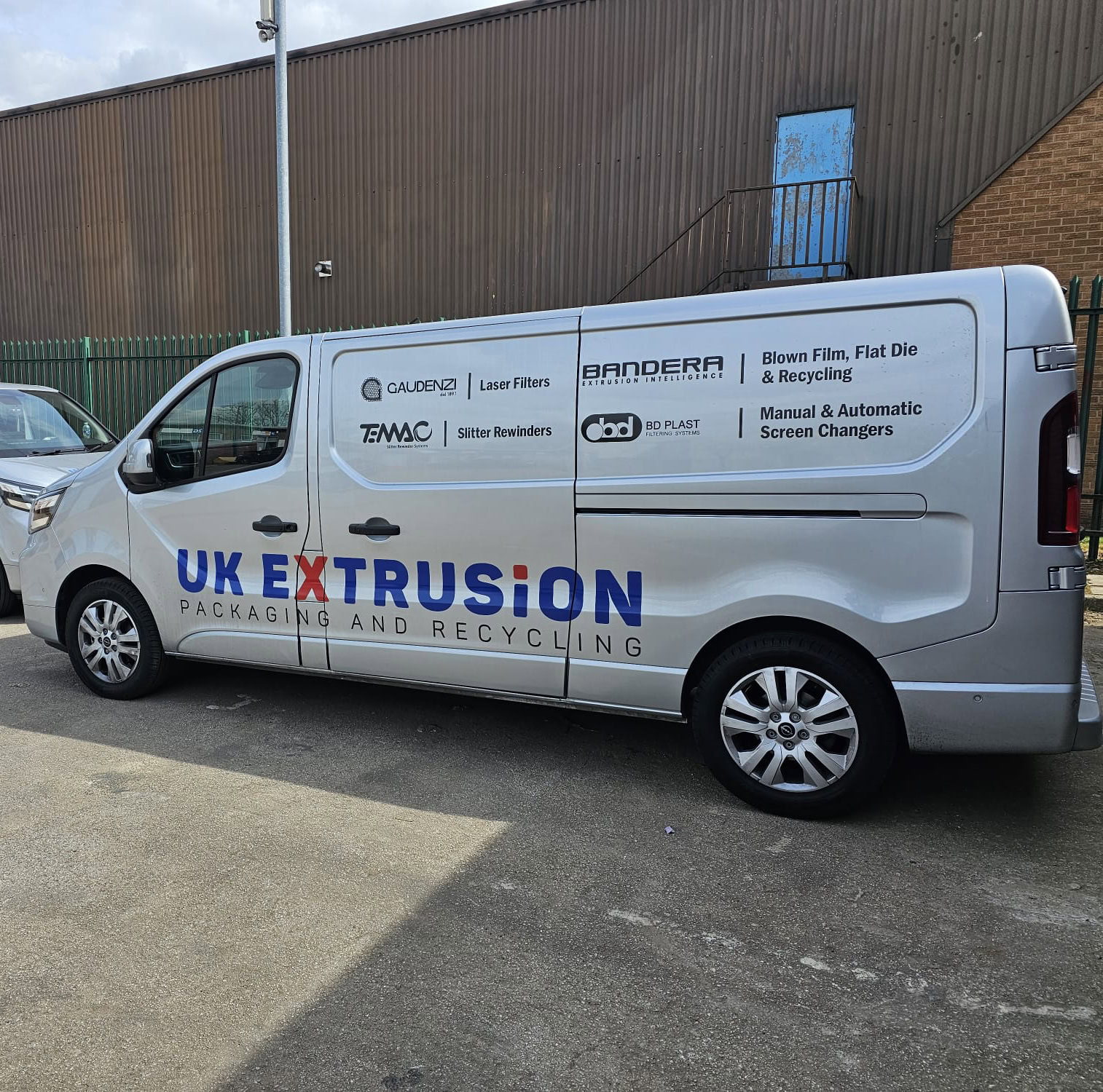 UK Extrusion servicing van