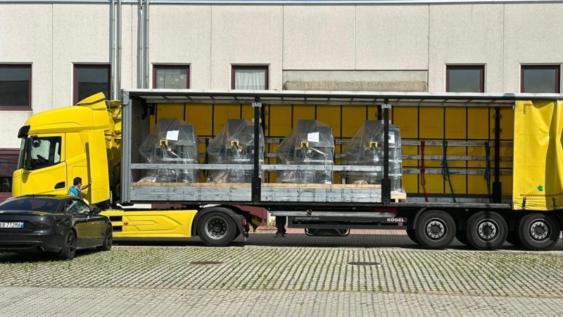 UK Extrusion machine delivery